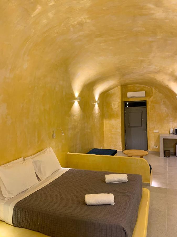 M Residence Santorini Conelia Cave Fira  Exteriér fotografie