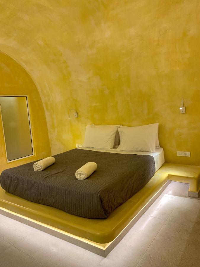 M Residence Santorini Conelia Cave Fira  Exteriér fotografie